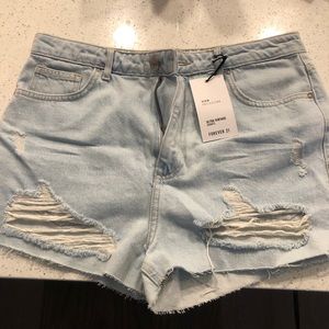 Distressed mom jean short